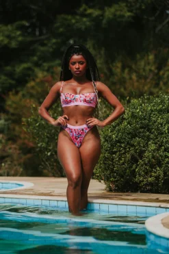 Rolling Alpha Cheeky Shorts - Petali