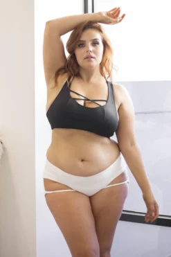 All Pole Wear Lunalae Lure You Low-Rise Garter Shorts - White