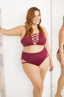 Lunalae Khloe High Waisted Shorts - Wine