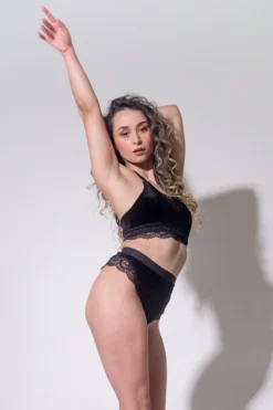 Sorte Velvet Adore Top - Black