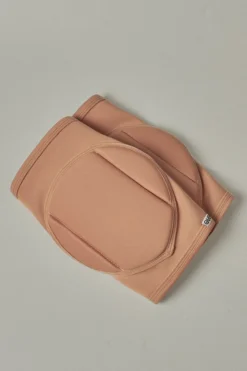Queen Accessories Queen Kneepads - Caramel