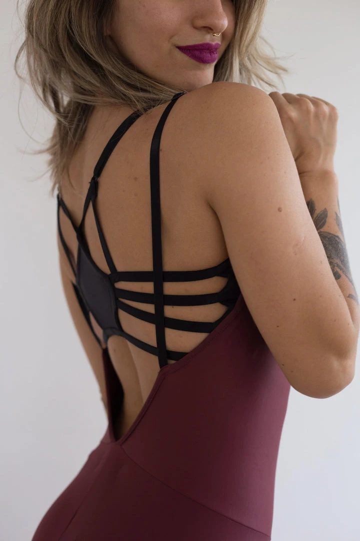 All Pole Wear Sorte Second Skin Sling Leggings - Berry