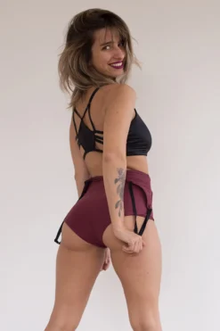 Sorte Impeccable Sling Shorts - Berry