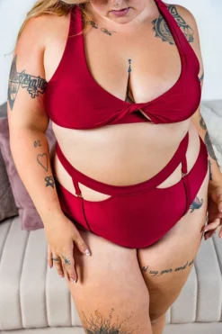 Chantay Polewear Pretzel 2-way Top - Bordeaux Tops