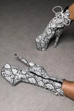 Hella Heels Mamba Boots - 8inch Shoes