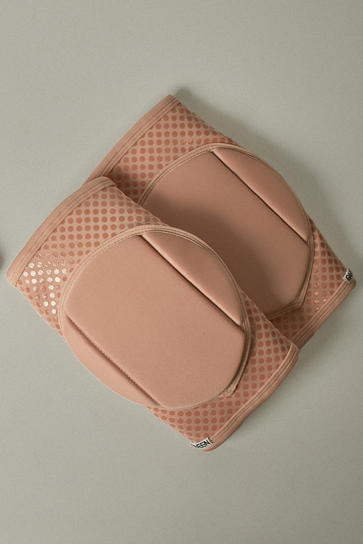 Queen Accessories Plus Size Pole Wear Queen Grippy Kneepads - Latte