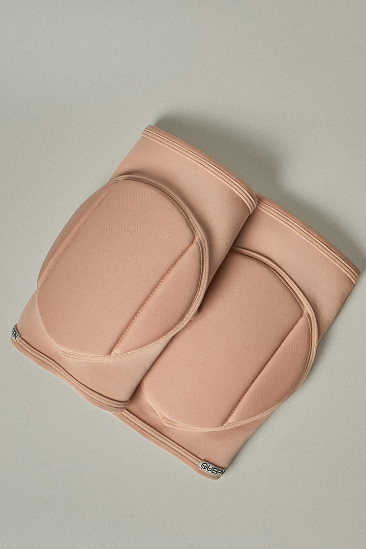 Queen Accessories Queen Kneepads - Latte