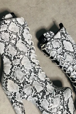 Hella Heels Mamba Boots - 7inch Shoes