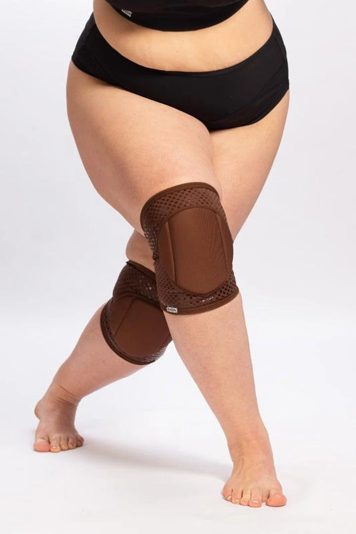 Queen Accessories Queen Grippy Kneepads - Cacao Plus Size Pole Wear