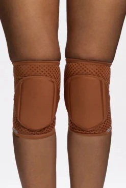 Queen Accessories Plus Size Pole Wear Queen Grippy Kneepads - Mocha