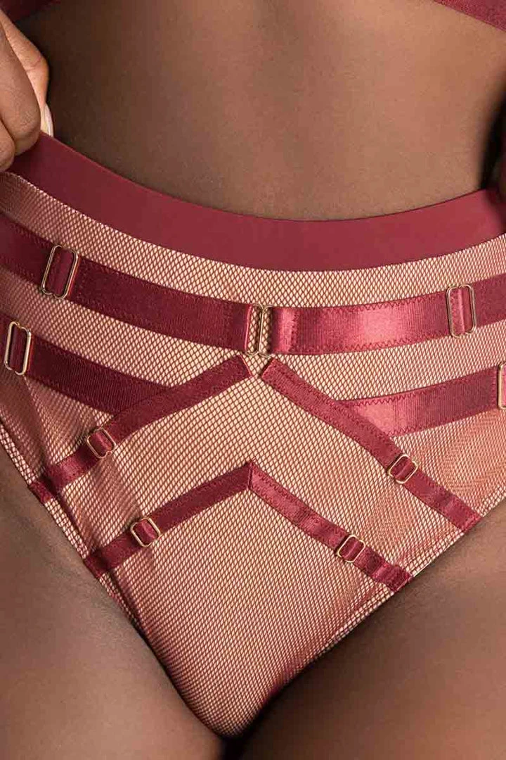 New In Tatiana Activewear Yuki Shorts - Burgundy Mesh