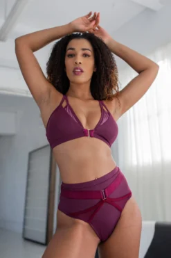 New In Tatiana Activewear Sofia Shorts - Wine