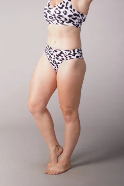 Off The Pole Classic Scrunch Shorts - Leopard