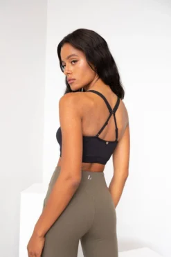 Lunalae V Basic Top - Recycled Black All Pole Wear