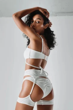 Flole Oriana Shorts And Garter Belt - White