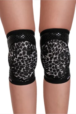 Queen Accessories Queen Grippy Kneepads - Wild Leopard Plus Size Pole Wear