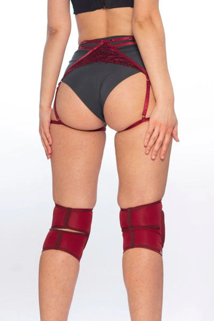 Queen Accessories Queen Kneepads - Cherry