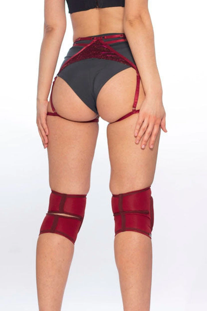 Queen Accessories Queen Garter Belt - Cherry Shine